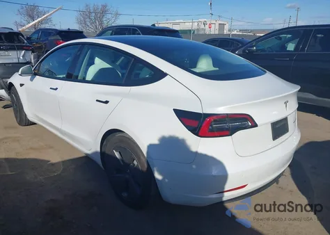 2022 Tesla Model 3 Long Range Dual Motor All-Wheel Drive z USA, uszkodzony, nr VIN 5YJ3E1EB4NF363862